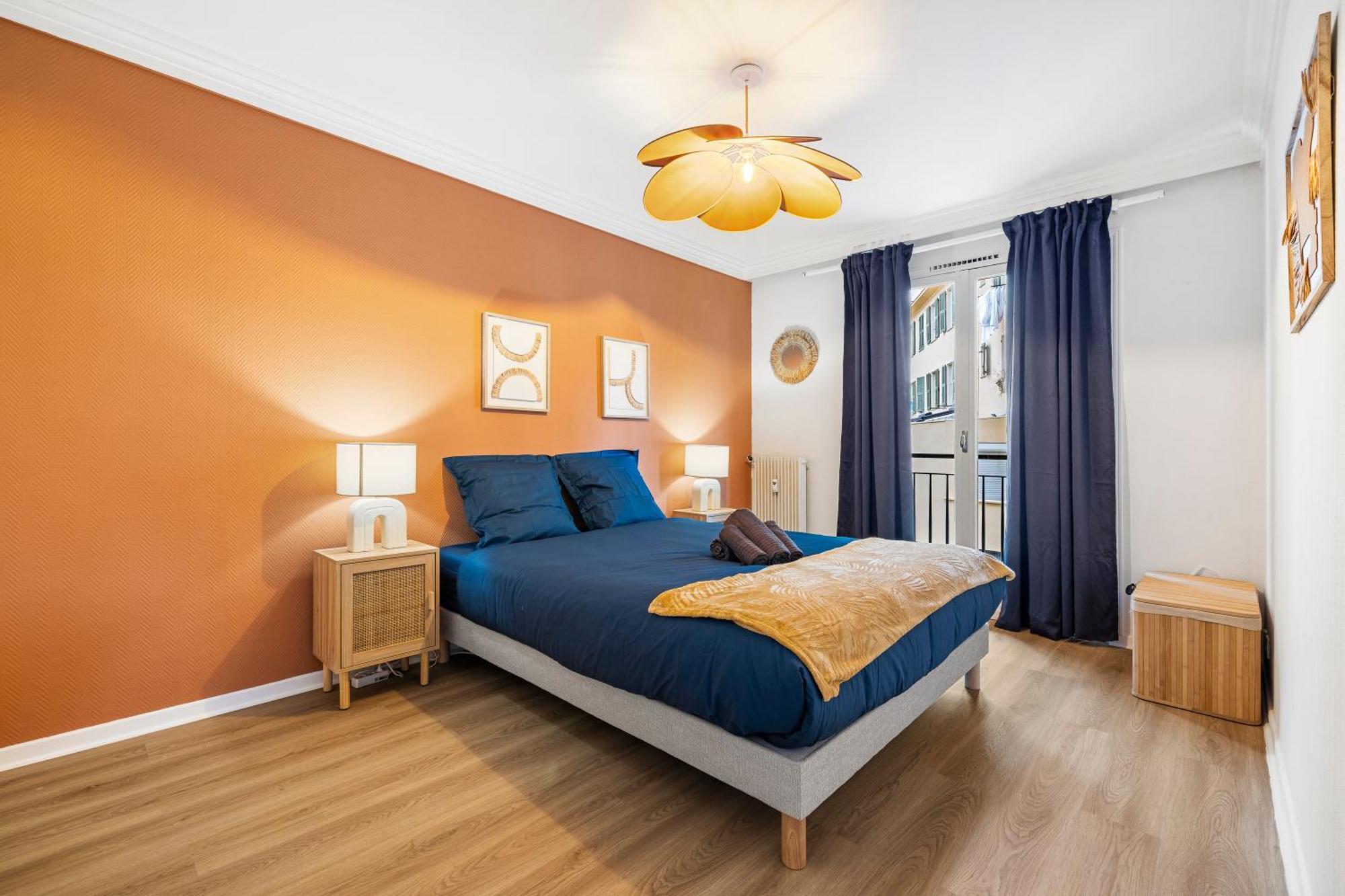 Renting - Philibert - Elegant Spacious Quiet Near The Port Free Parking Appartement Nice